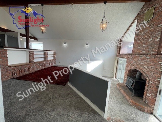 Building Photo - Horse Property - 3 bed 3 bath with ample s...