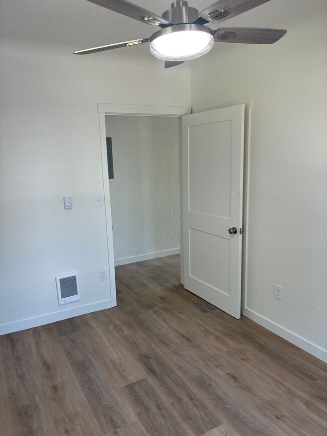 Building Photo - 520 W Garland Ave
