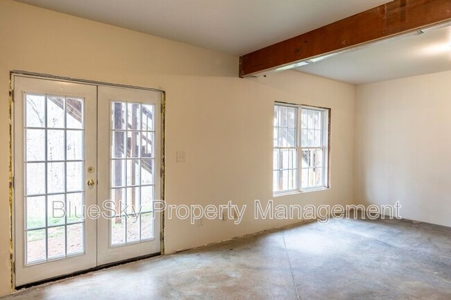 Building Photo - 2304 Ravenswood Ct