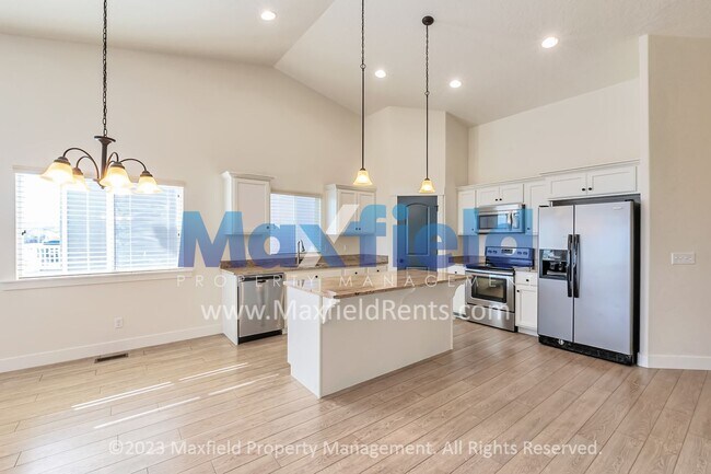 Building Photo - Traverse Mountain View Home