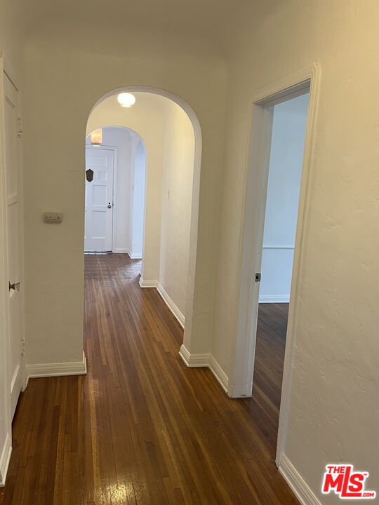 Building Photo - 1045 S Crescent Heights Blvd