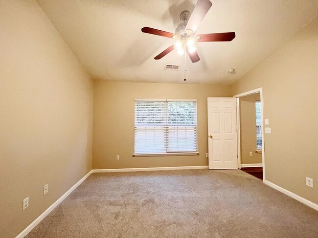 Building Photo - 504 Timber Walk Dr