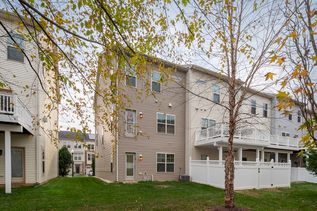 Building Photo - 214 Tanner Ln