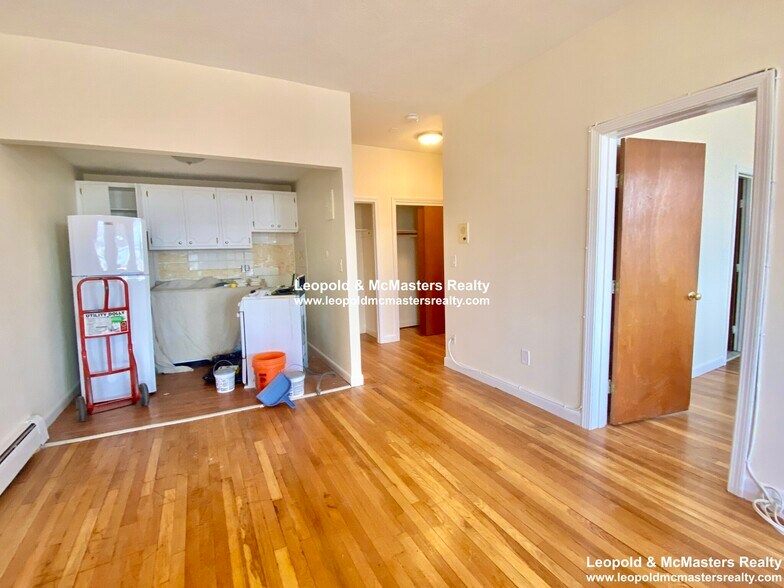 Building Photo - 1152 Commonwealth Ave