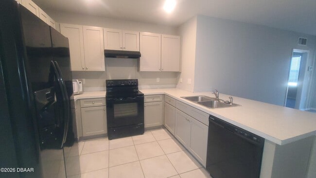 Building Photo - 542 Armoyan Wy