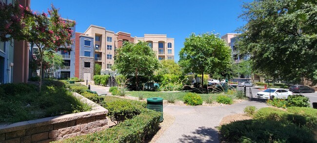 Building Photo - Upscale Executive Living 1 bedroom 1 bath