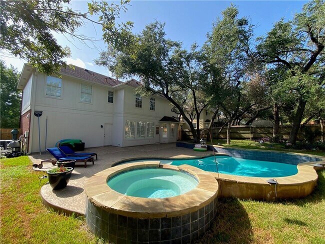 Building Photo - 1709 Coral Dr