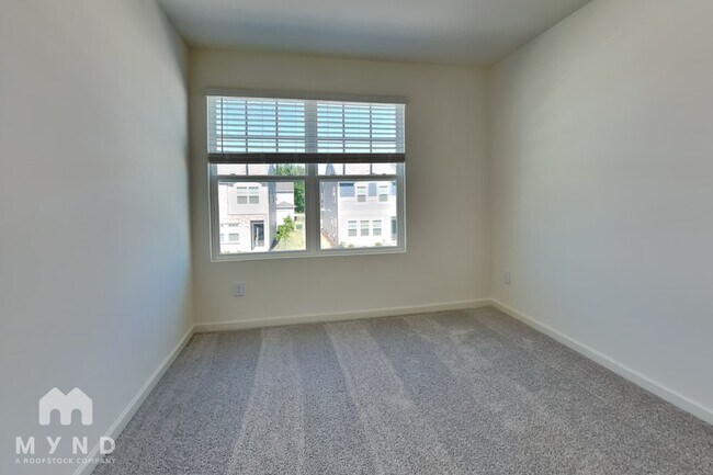 Building Photo - 3015 Fulong Dr