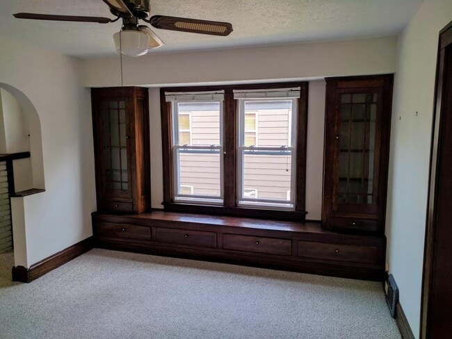 Building Photo - 4707 Behrwald Ave