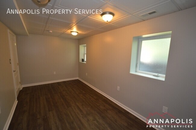 Building Photo - 816 maple road