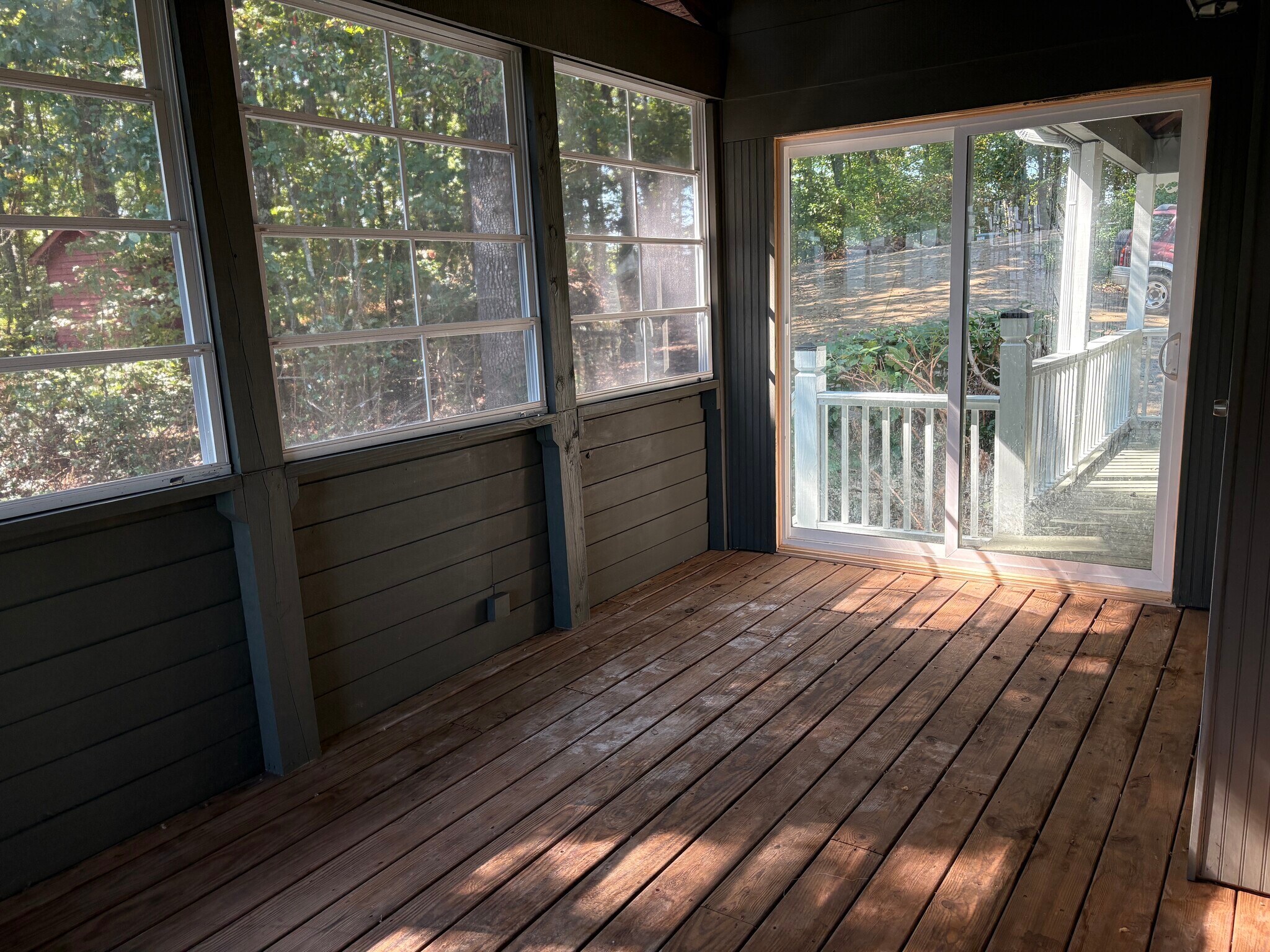 Enclosed porch - 86 Yonah Vw