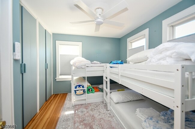 Building Photo - 11 Morris Ct