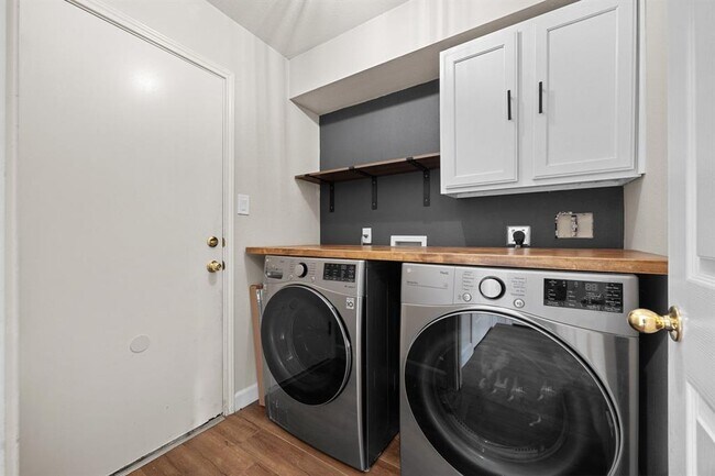 Building Photo - 1405 Ty Cobb Pl