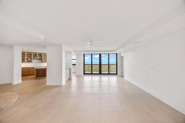 Building Photo - 6075 Pelican Bay Blvd