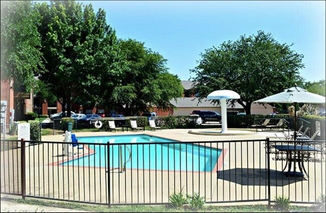 Building Photo - 3440 E Rosemeade Pkwy
