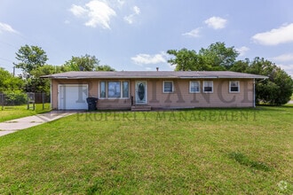 Building Photo - 7429 W Frazier Ln