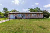 Building Photo - 7429 W Frazier Ln