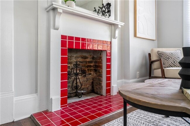 Building Photo - 240 Melrose Ave