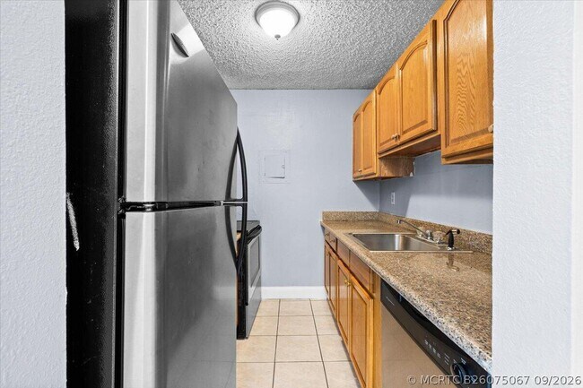 Building Photo - 2531 NW 39th Terrace
