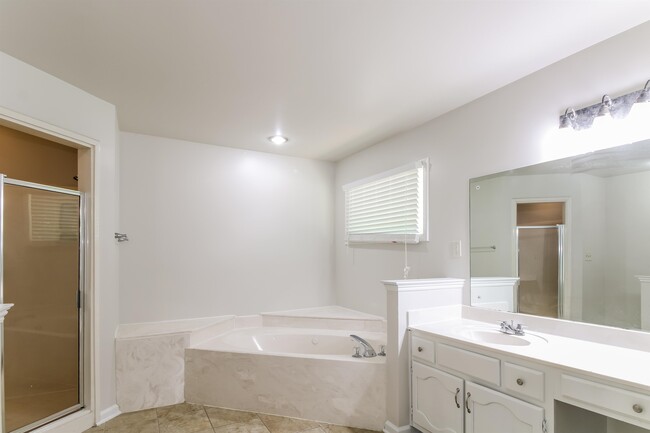 Building Photo - 8859 Raspberry Ln