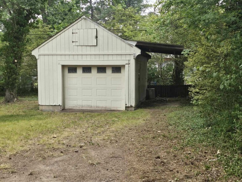 Building Photo - 1306 Santa Rosa Rd
