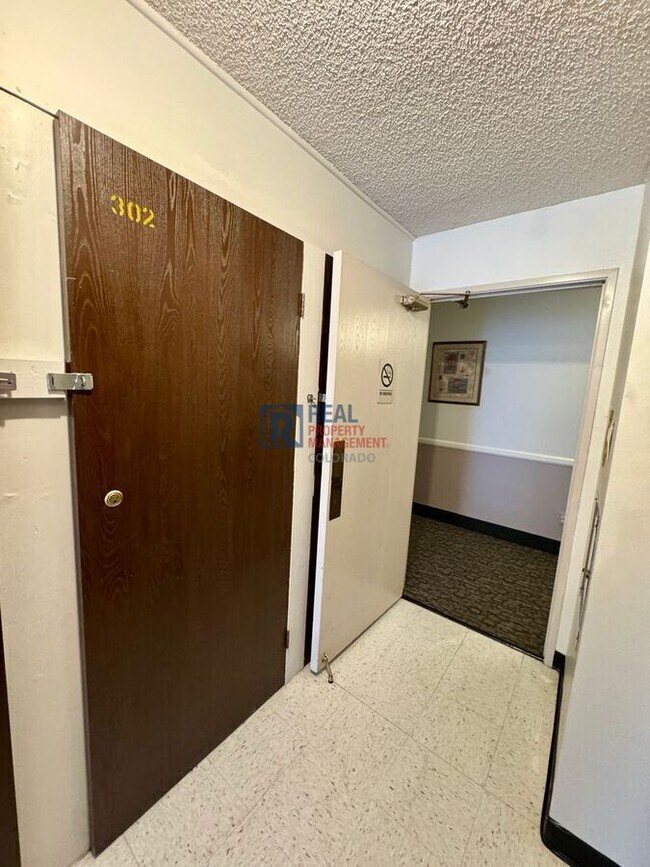 Building Photo - 3164 S Wheeling Way