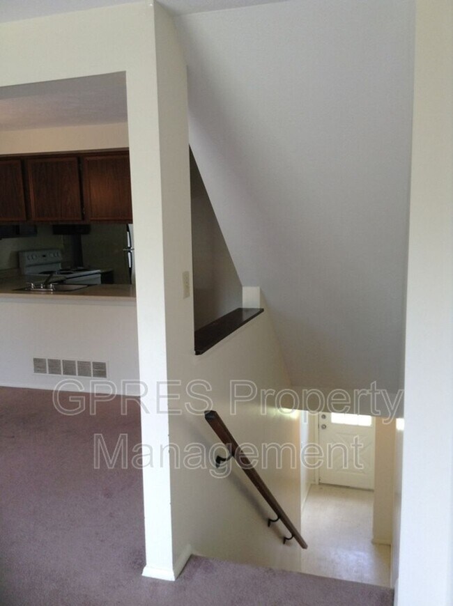 Building Photo - 317 Garden Hill Dr