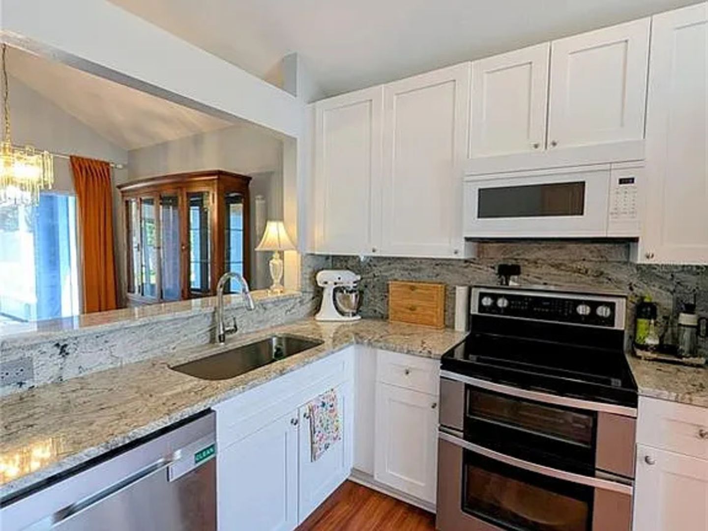Building Photo - 9308 Hidden Water Cir