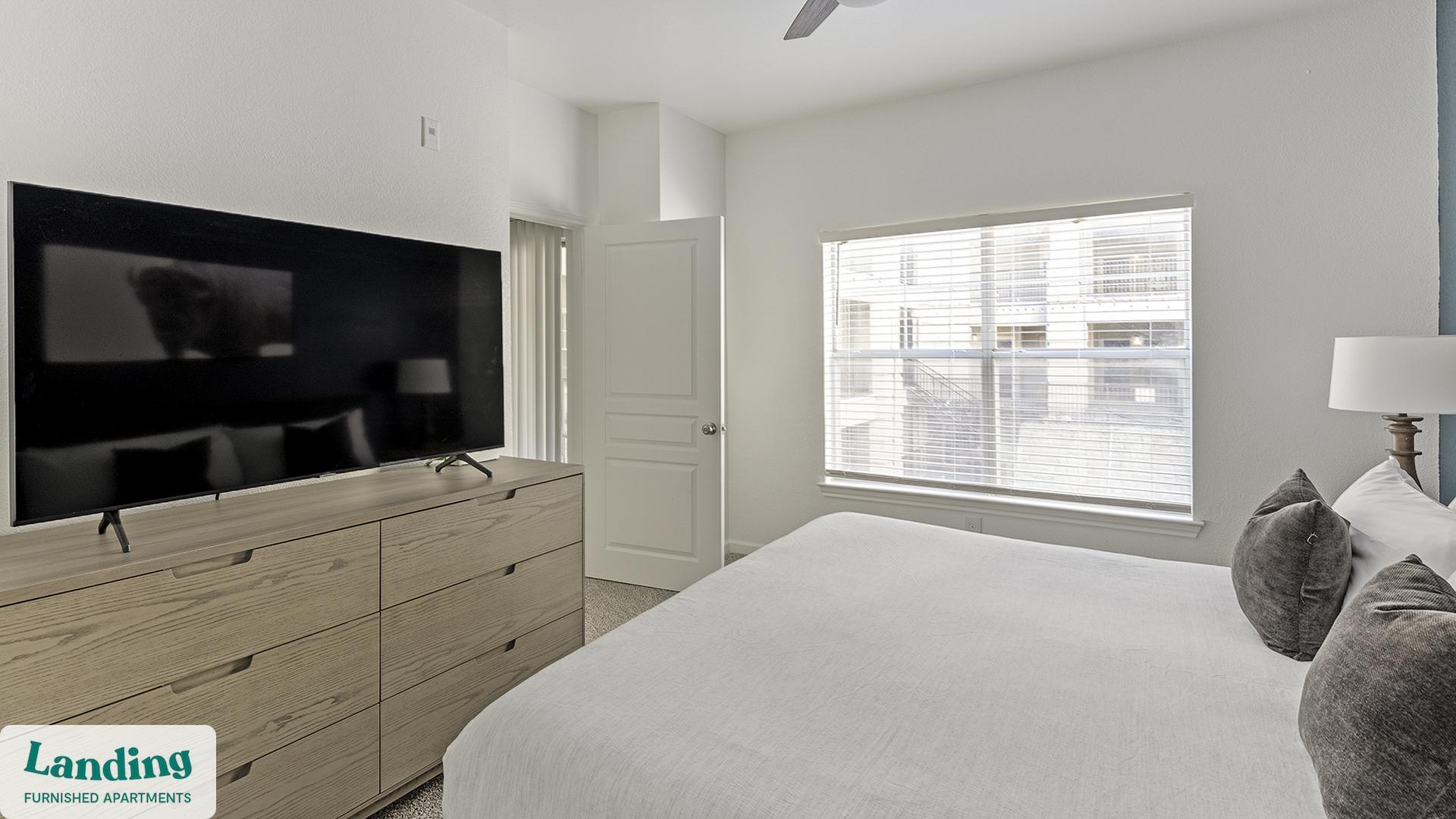 Building Photo - 1000 Henderson St