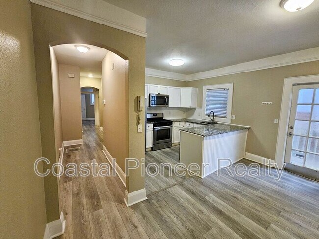 Building Photo - 209 S Westland Ave