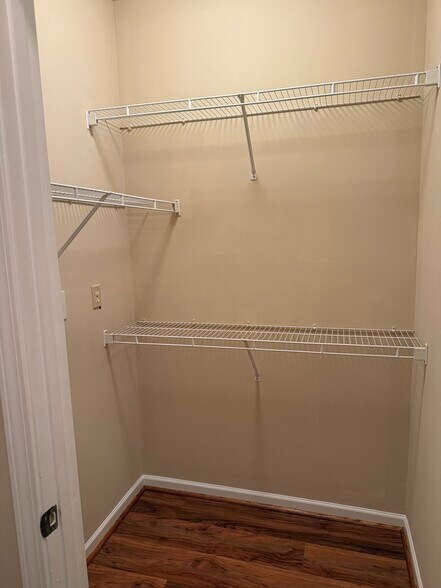 Walk-in Closet - 1755 Central Park Rd