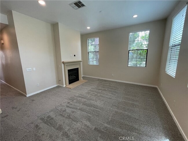Building Photo - 501 W Maple Ave