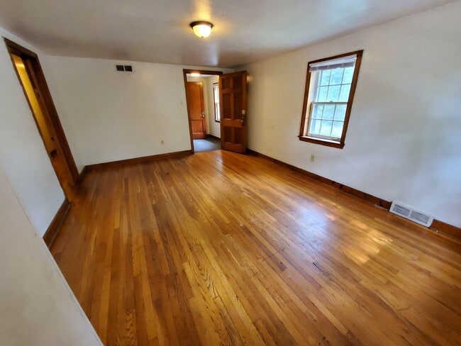 Building Photo - 277 Woodland Dr