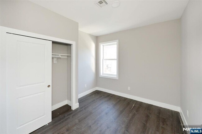 Building Photo - 7 Watsessing Ave