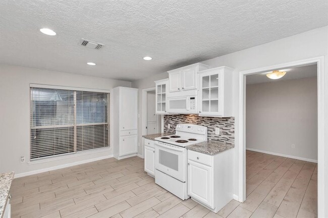 Building Photo - 1102 Comstock Springs Dr