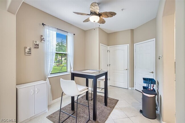 Building Photo - 3230 Cottonwood Bend