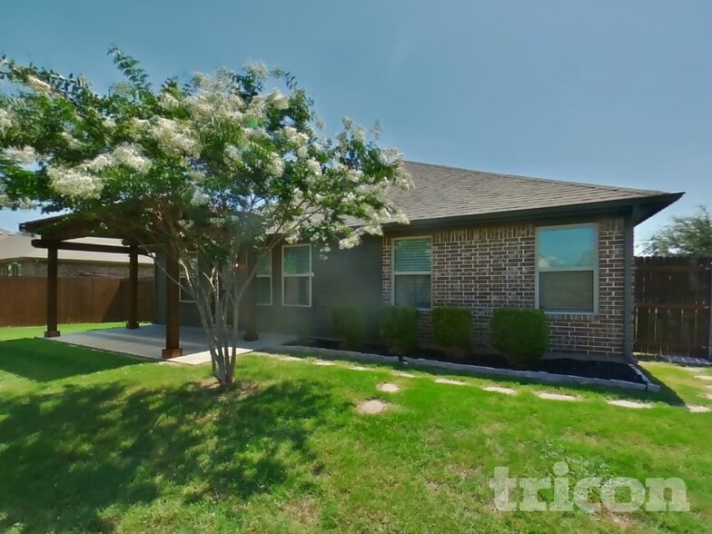 Building Photo - 123 Sierra Dr