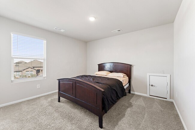 Building Photo - 7118 Adenium Rd