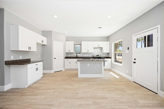 Building Photo - 4651 Mallow St