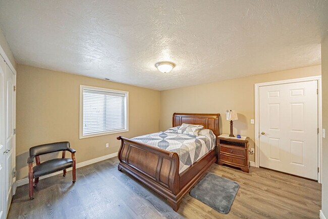 Building Photo - 3660.5 Merlin Dr