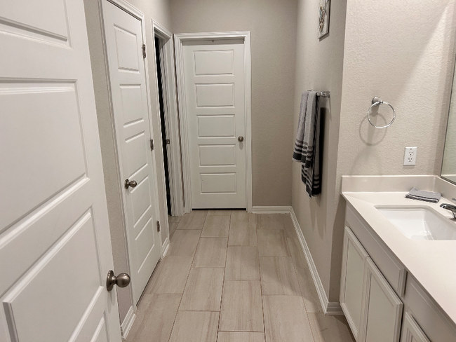 Building Photo - 3008 Muscat Wy