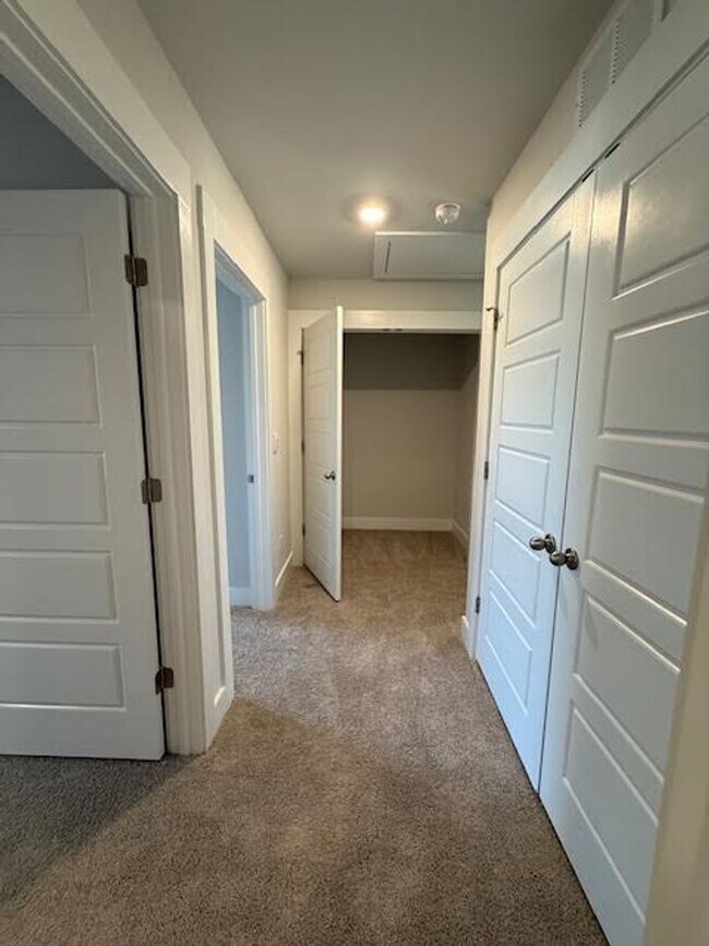 Building Photo - Be the first to Live in This Brand-New Townhome!