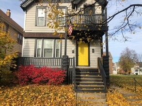 Building Photo - 908 W Hadley St