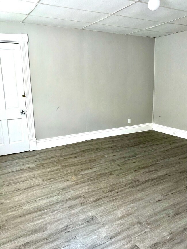 Building Photo - 2826 Saint Xavier St