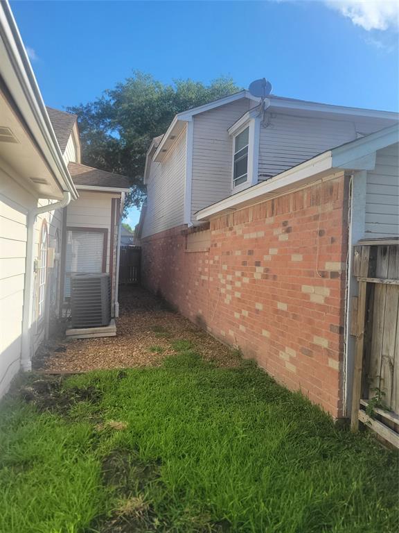 Building Photo - 13043 Skymeadow Dr