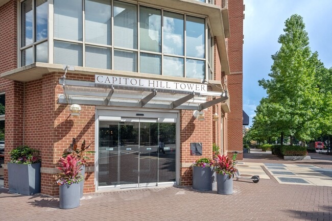 Building Photo - 1BR w/ Parking, Pool, & Fitness Center plu...