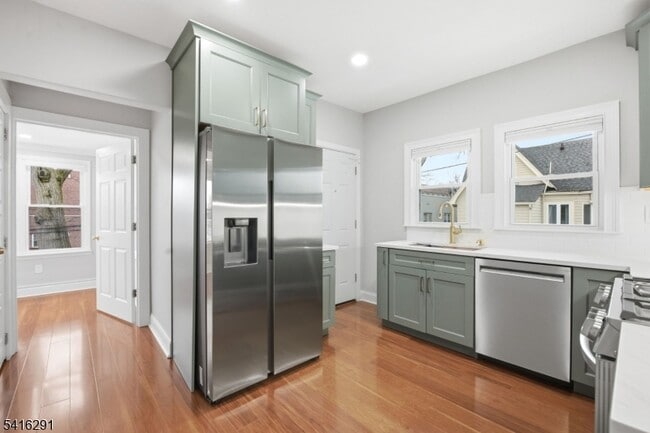 Building Photo - 16 Munn St