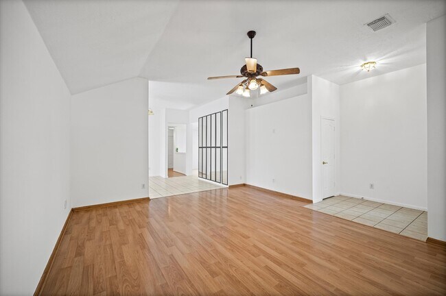 Building Photo - 26115 Cypresswood Dr