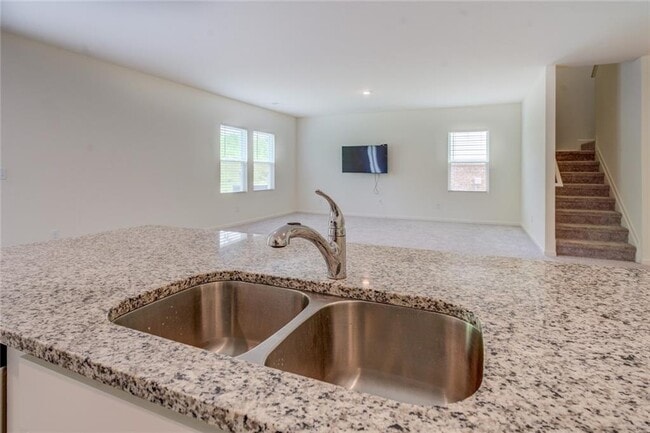 Building Photo - 7061 Rochford Dr