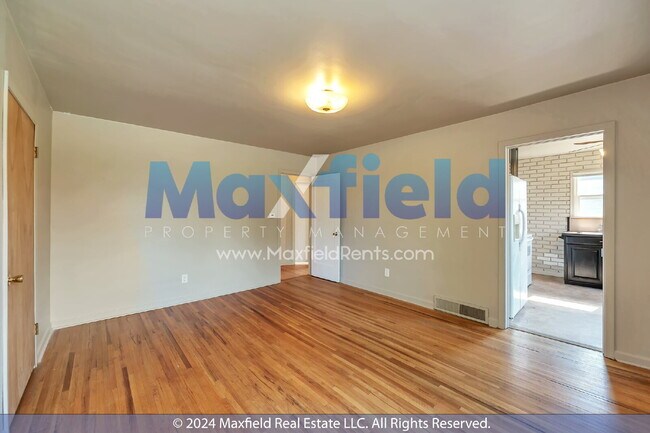 Building Photo - SUGAR HOUSE - 3 BD 1 BA Pet Friendly